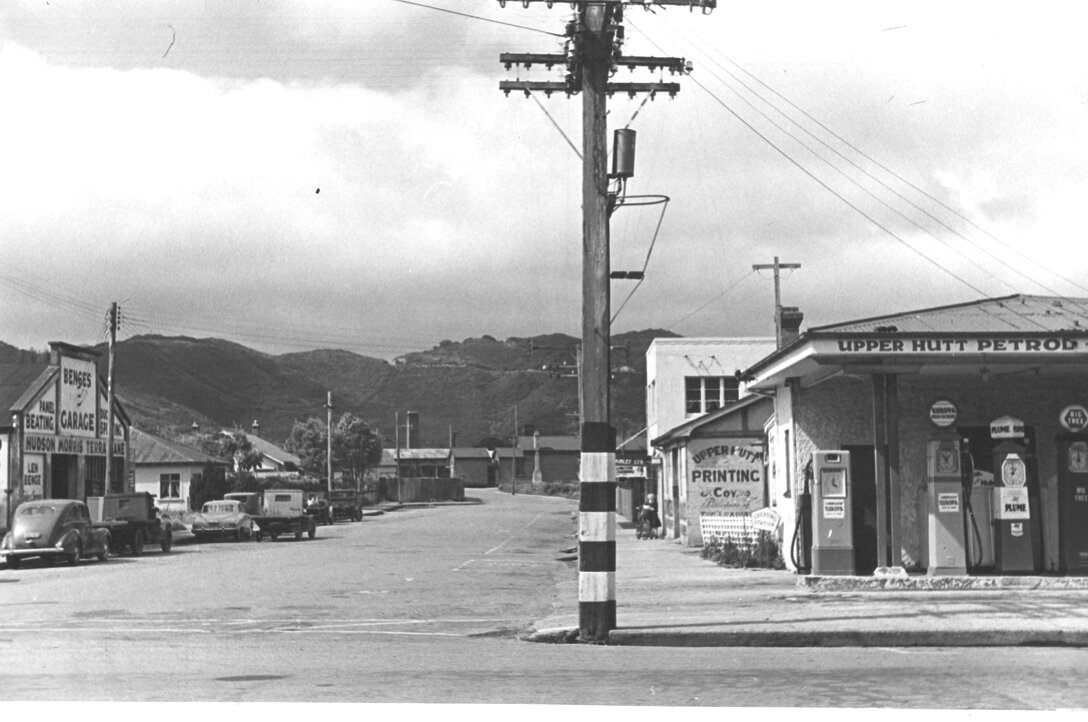 Main St, Upper Hutt, Jan. 1948; south side 21, Princes Street-UH Petrol