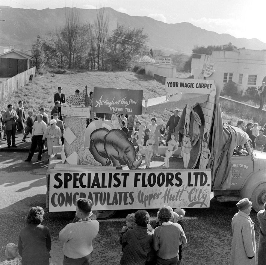 City Status procession No. 35; Specialist Floors float